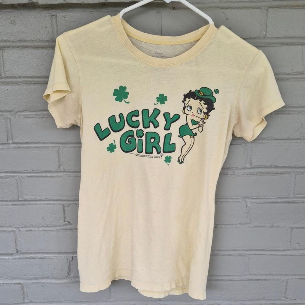 Adorable authentic vintage 1990s savvy tee